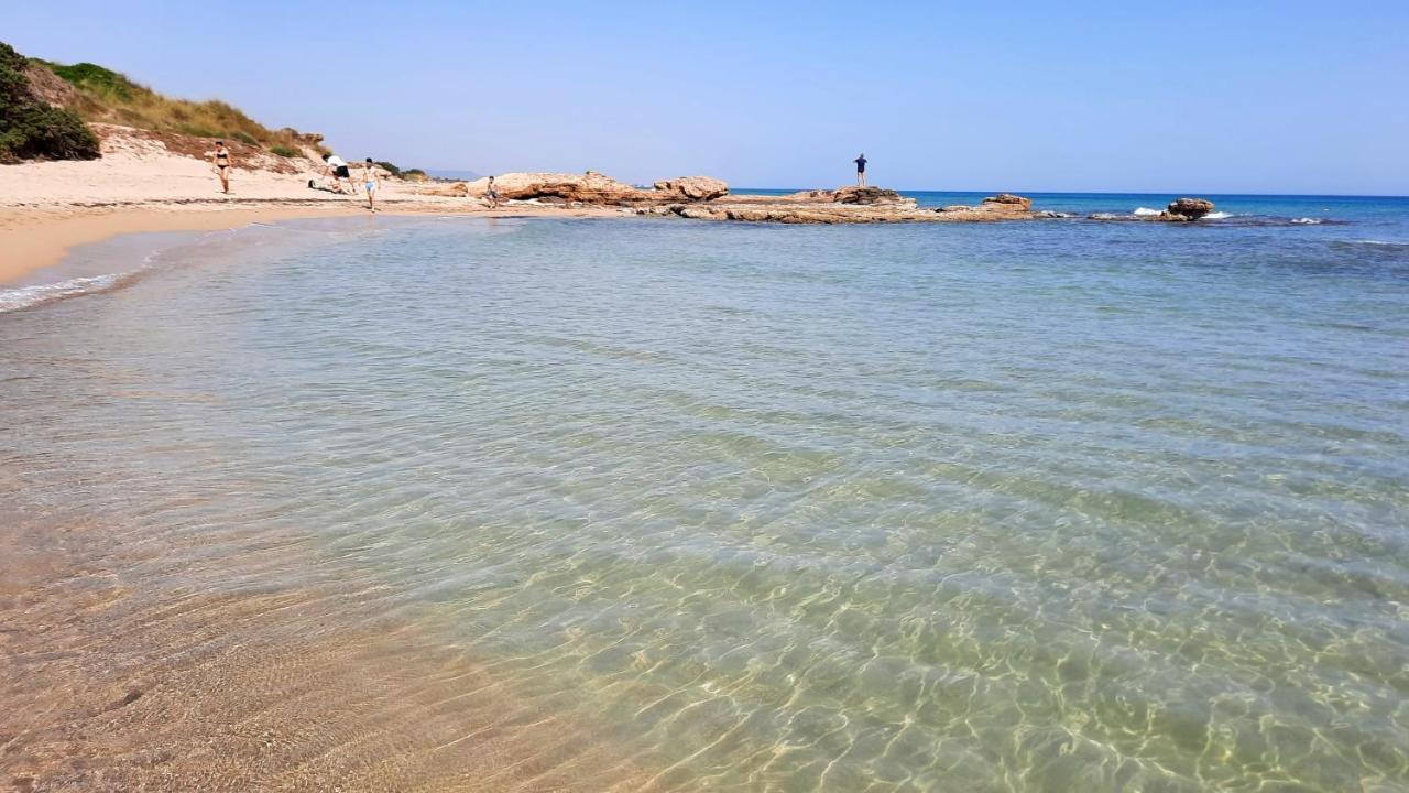 I Due Carrubi Villa Ostuni Luaran gambar